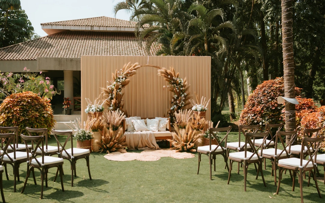 A pampas garden stage in daylight